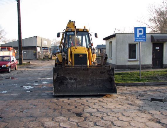 Roboty brukarskie i ziemne